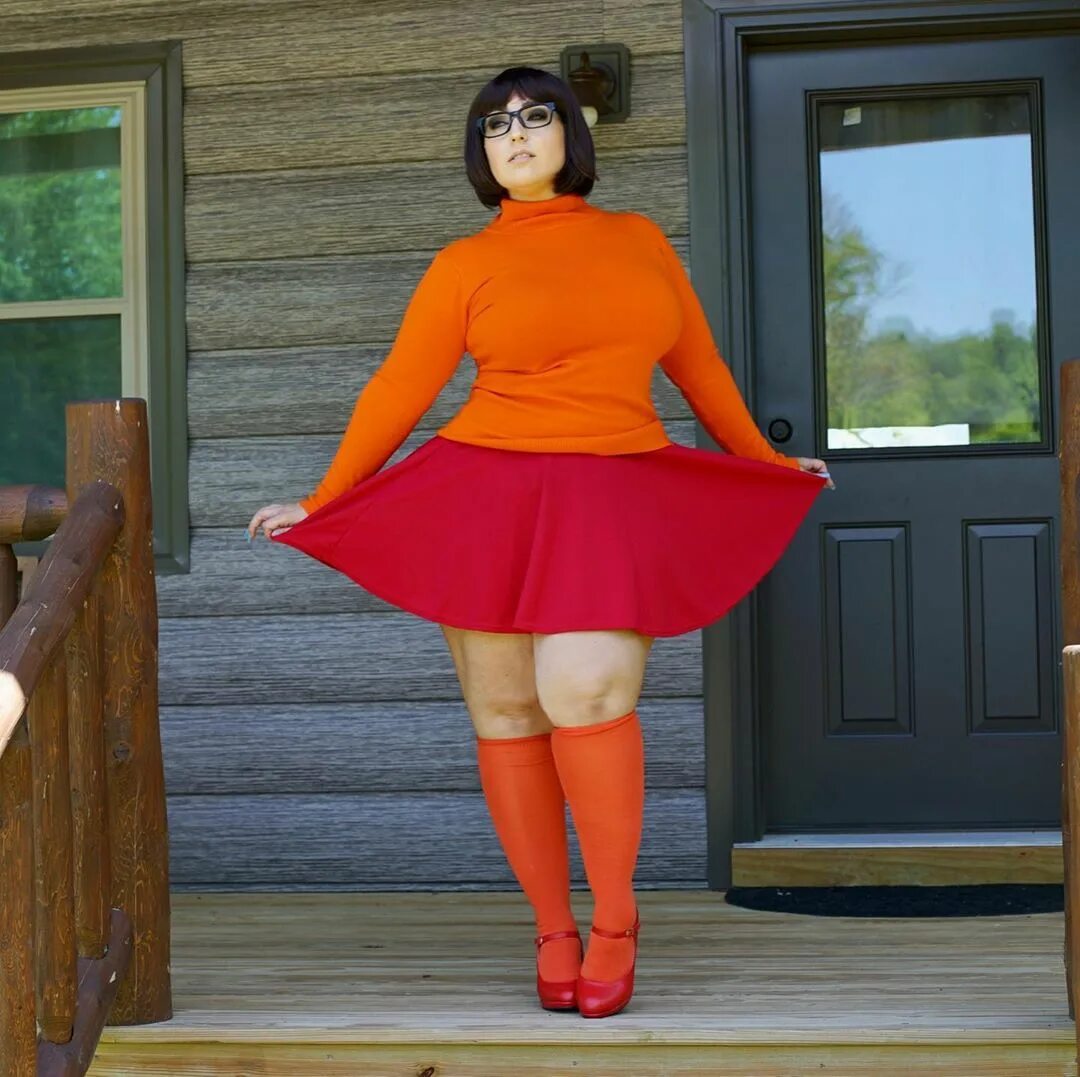 A M B E R 🌿 N O V A on Instagram: "Jinkies, my Velma cosplay set is l...
