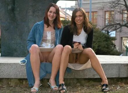 two girls very friendly let your hopes opened - Imgur