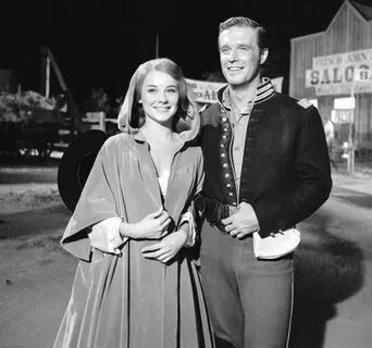 George Peppard and Hope Lange -- studio still from How The W