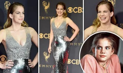 Anna Chlumsky flaunts cleavage in jaw-dropping gown at Emmys