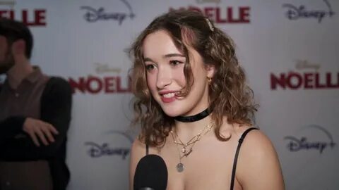 Gracie Lawrence Interview Noelle - YouTube