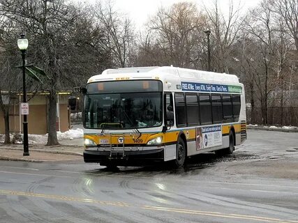 File:MBTA route 78 bus leaving Arlington Heights busway, Mar