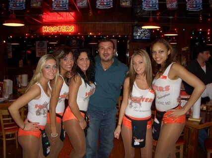 Boston Hooters Restaurant - KurtisLyndon