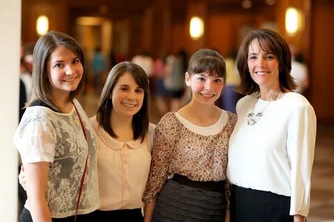 Mormon Auxiliary Leaders Prepare for General Women’s Meeting