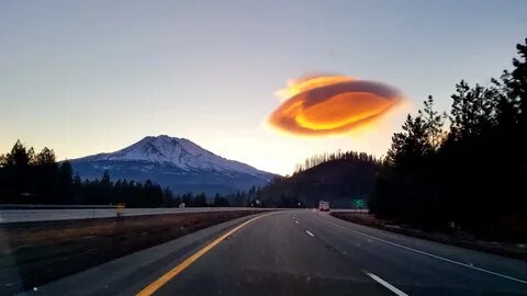 Lenticular cloud over Mt. Shasta produces alien sunset for W