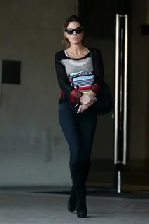 kate beckinsale spotted in a sweater, black leggings and kne