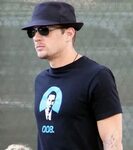 Celebrities Wearing Celebrity T-shirts (49 pics)