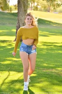 Isabelle FTV Girls The Best Kind Of Crop Top / Hotty Stop