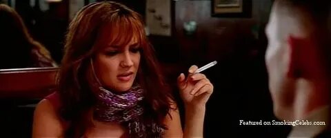 SmokingCelebs.com--Rachael Leigh Cook smoking cigarettes