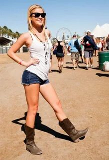 Street Fashion: Stagecoach country music festival 2011 Count