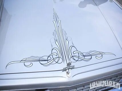 Nice #pinstripin over white (or silver) http://image.lowride