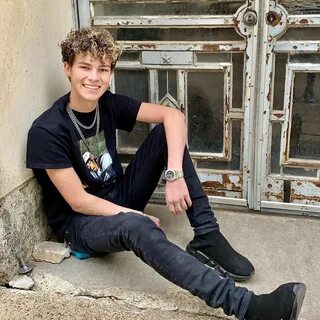 Smile or no Smile ? 😁 😶 Hayden summerall, Annie and hayden, 