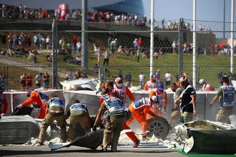 Пилоты "Мерседеса" одержали победу на седьмом Гран-при Росси