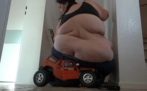Big car ssbbw buttcrush - ThisVid.com