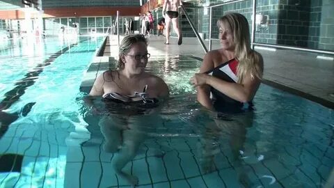 Geiles Fummeln im Öffentlichen Schwimmbad - Amateur Sex Vide