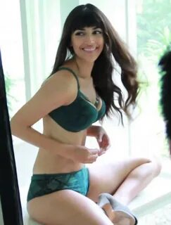 Hannah simone leaked 👉 👌 41 Sexiest Pictures Of Hannah Simon