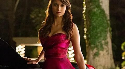 The red dress Theia ball of Elena Gilbert (Nina Dobrev) in T