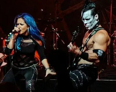 Alissa White-Gluz and Doyle Alissa white, Female singers, He