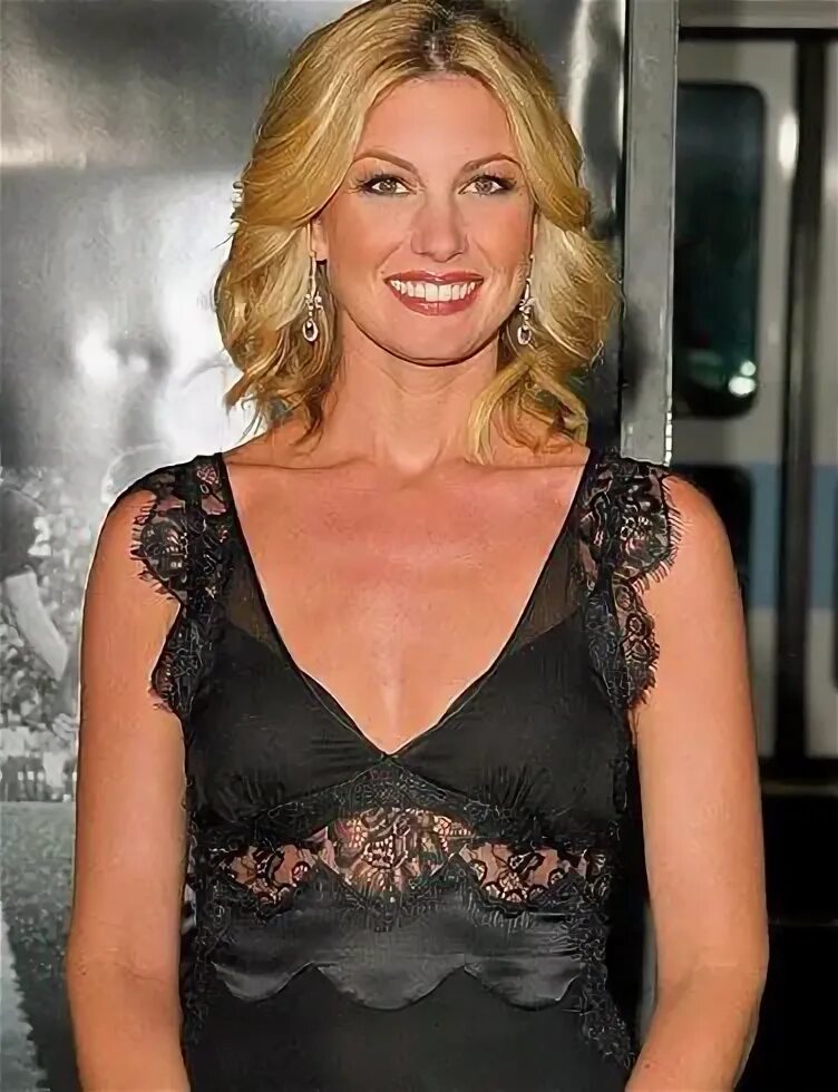 Faith Hill Height Weight Body Measurements - Hollywood Measu