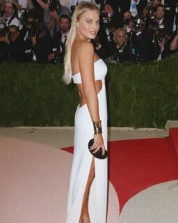 Gentlemen Be Like on Instagram: "Margot Robbie at the MET Ga