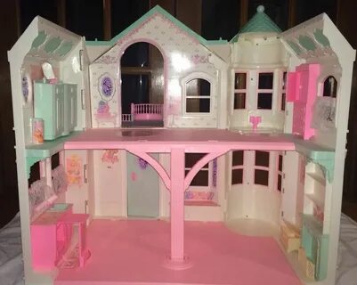 1995 Barbie Dream House Dreamhouse Victorian Mansion with wo