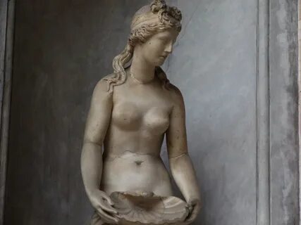File:Roman Woman Statue-Vatican Museums-Vaticano-Italy-Casti
