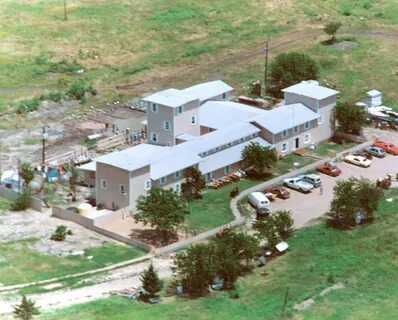 THIS DAY IN HISTORY - ATF raids Branch Davidian compound - 1