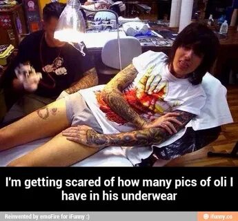 I'm getting scared of how many pics of oli l have in his und