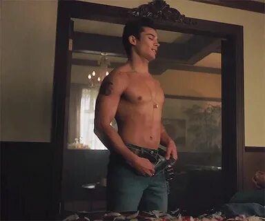 Drew Ray Tanner (Riverdale) shirtless in Netflix's Work It -
