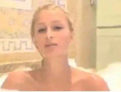 Paris Hilton nuda in vasca da bagno: ecco il video