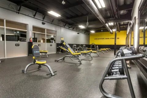 Фитнес центр Chuze Fitness в США