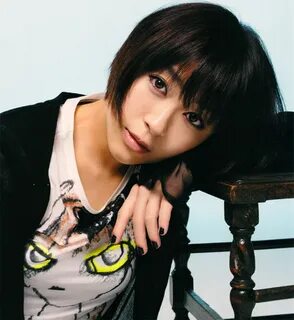 Utada Hikaru 宇 多 田 ヒ カ ル, 女 性 有 名 人, 女 優