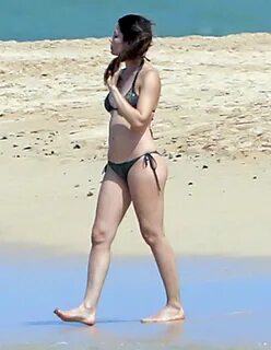 Jessica Biel Shows Her Bikini Body While Hanging Out at the 