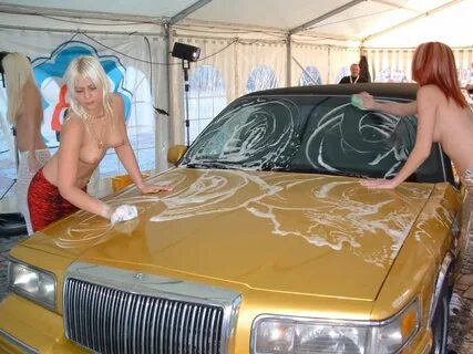 series of pics weird stuff: Topless carwash