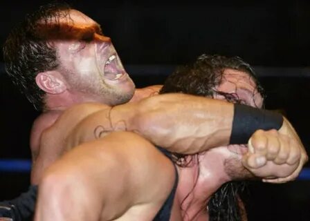 Wrestler Chris Benoit slays family, himself
