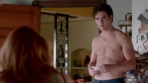 ausCAPS: Charlie DePew shirtless in Famous In Love 1-06 "Fou