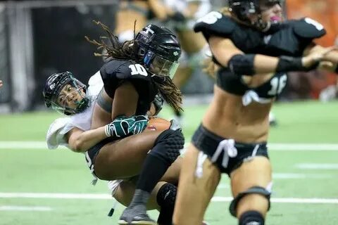 cascade jamais fantoche lingerie football league nip slip pr