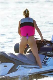 Sofia Richie Shows Her Great Ass In Thong Bikini - NuCelebs.