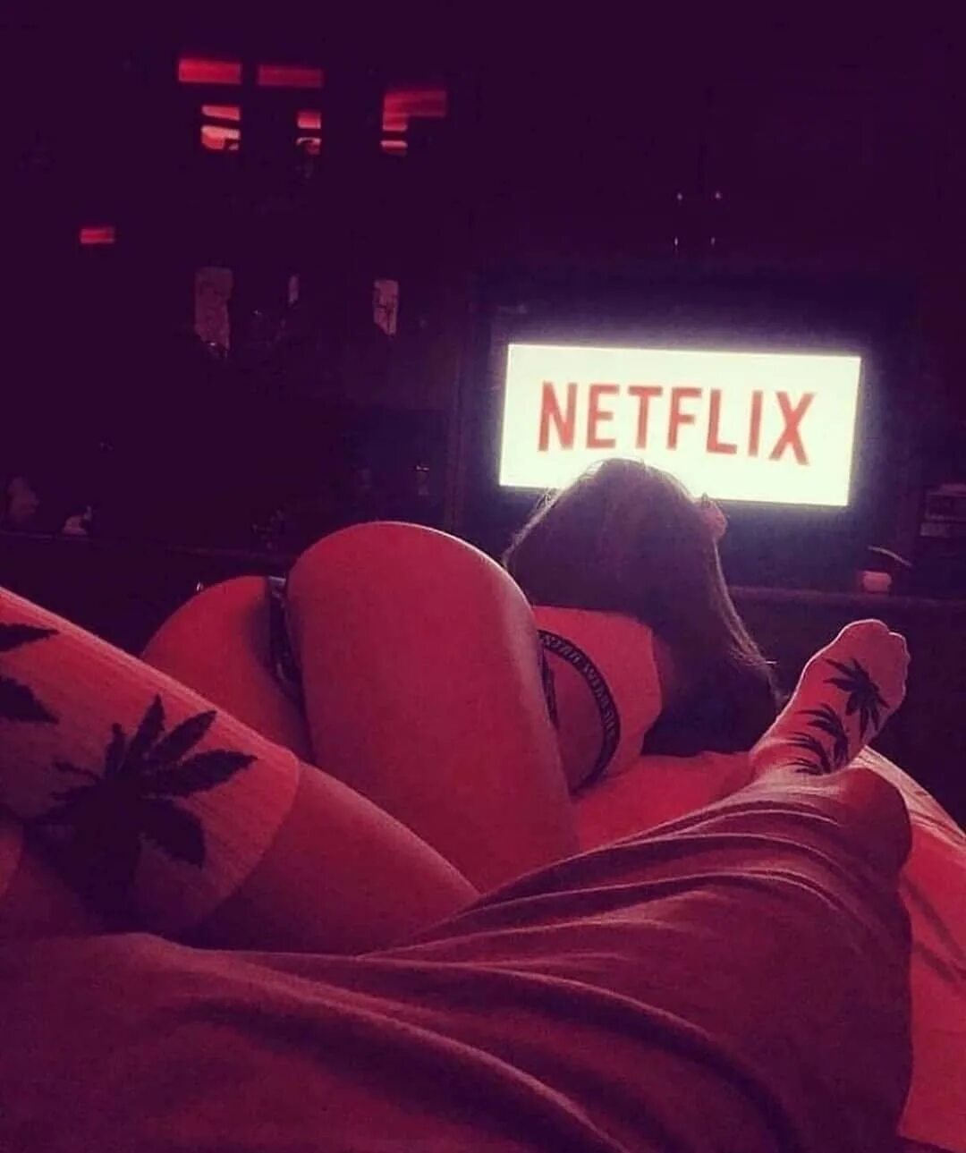 Couples Magazine в Instagram: "Netflix and Chill! @man.explore" .