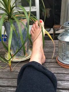 Kelli Giddish's Feet wikiFeet