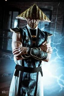 Raiden - Best Mortal Kombat cosplays Mortal kombat cosplay, 