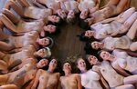 Толпа обнаженных женщин (74 фото) - Порно фото голых девушек
