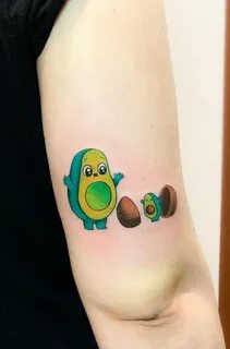 super cute avocado tattoo © tattoo artist Elena Aiello 💟 💟 💟