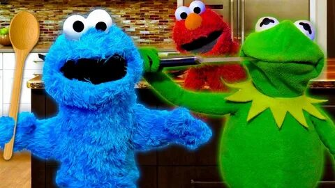 Elmo Ruins Cookie monster and Kermit The Frogs Cooking Show!