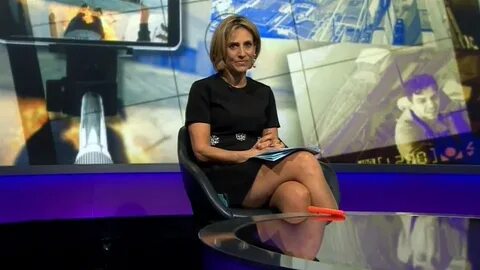 Female Presenter 'Shields Her Pants With A4 Sheets To Stop U