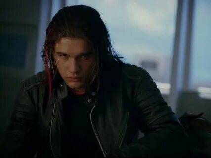 Steven Strait Image: Steven in Sky High Warren peace sky hig