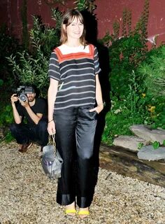 Emily Mortimer Feet (14 photos) - celebrity-feet.com