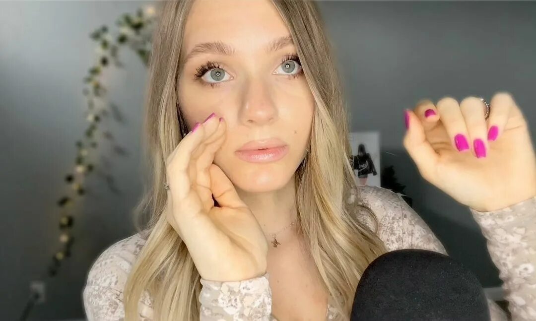 Grace (Gracev) в Instagram: "New ASMR video on YouTube 🤍 Helping You ...