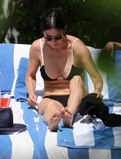 Courteney Cox In a bikini on the beach in Miami - Celebzz - 