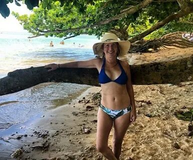 Angela Kinsey Hot Bikini - Life Styles